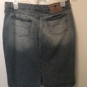 Sweet faded blue Jean skirt size. Size is medium.